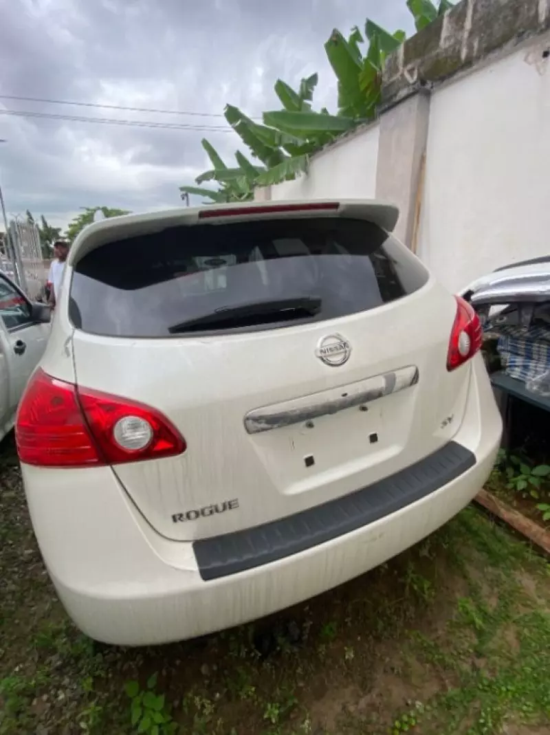 Nissan Rogue   - 2012