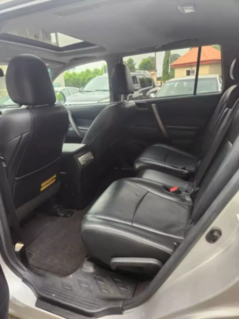 Toyota Highlander   - 2013