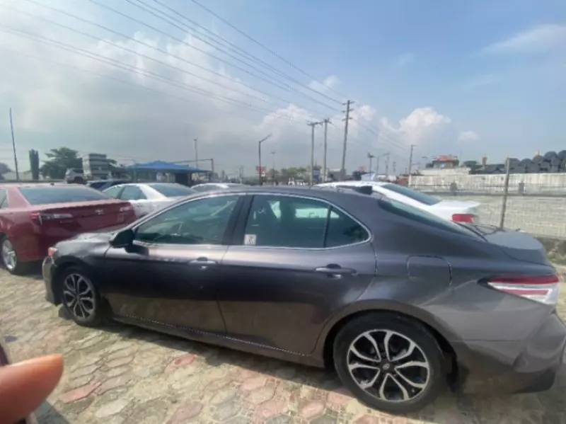 Toyota Camry   - 2018
