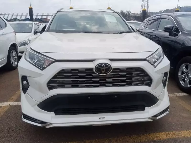 Toyota RAV 4   - 2019