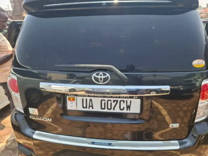 TOYOTA Rumion   - 2012