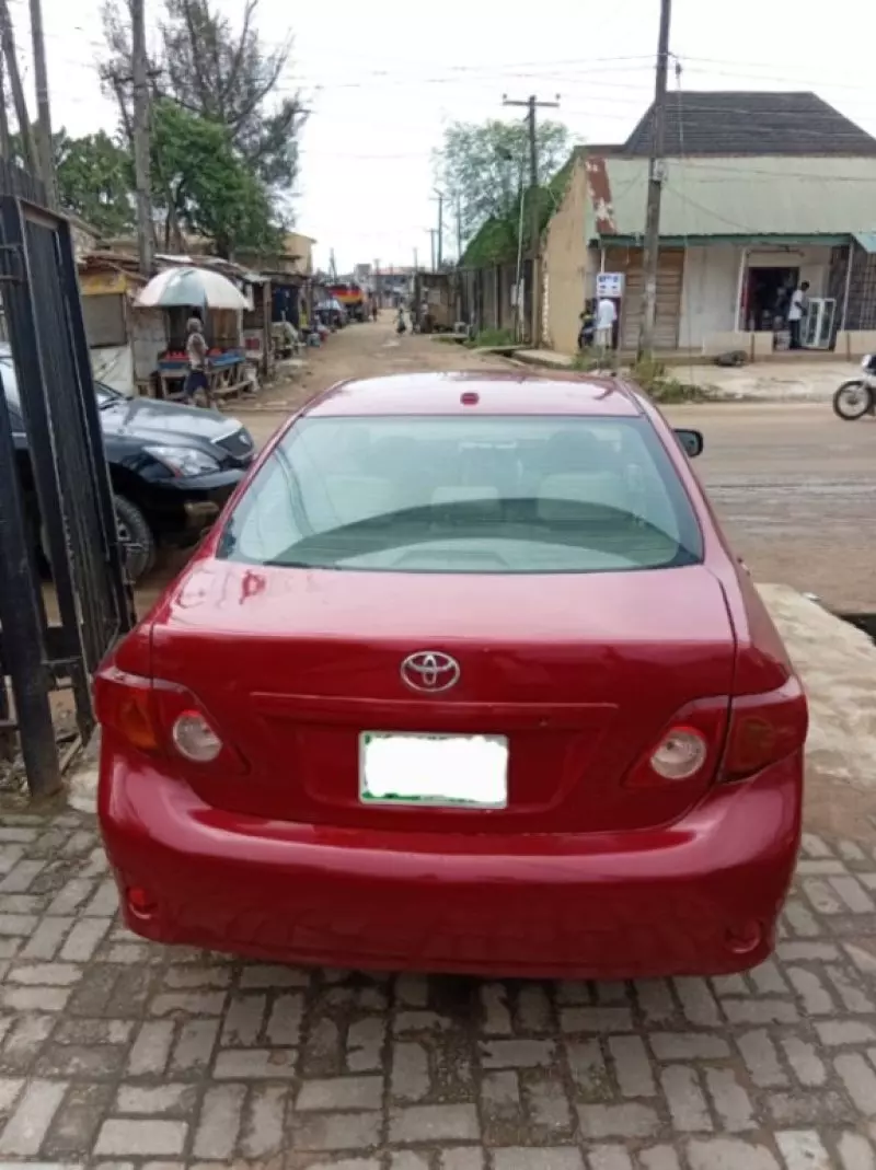 Toyota Corolla   - 2009