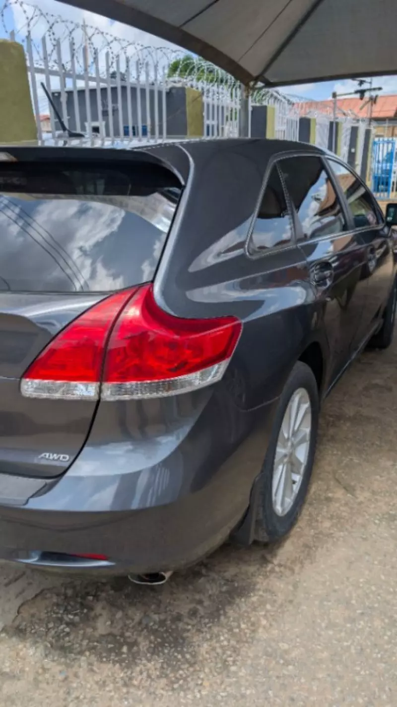 Toyota Venza   - 2013