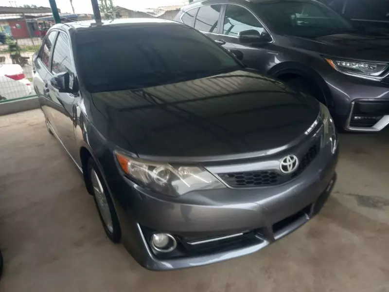 Toyota Camry   - 2014
