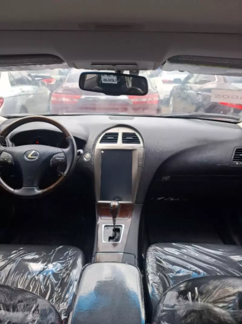 Lexus ES 250   - 2011