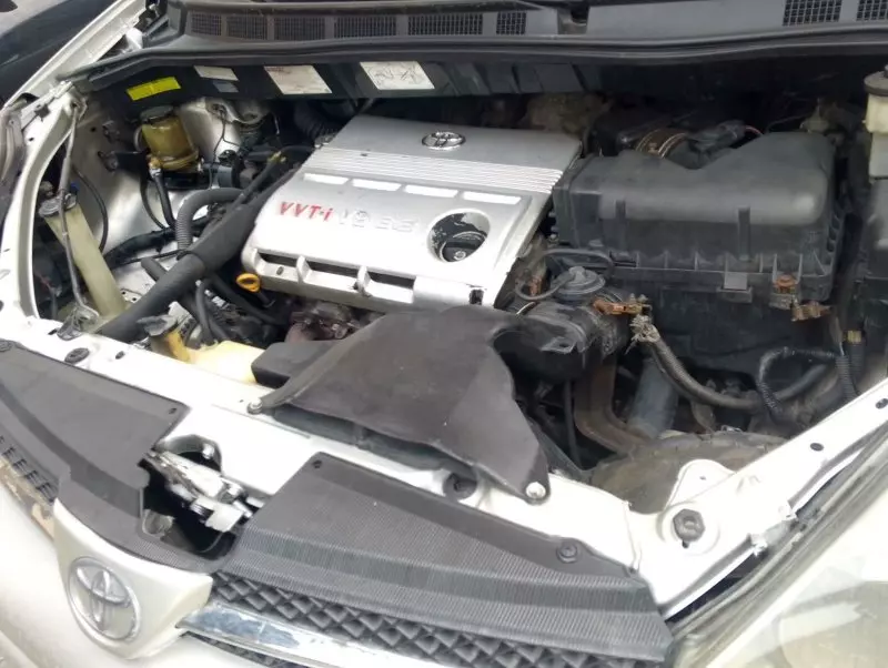 Toyota Sienna   - 2004