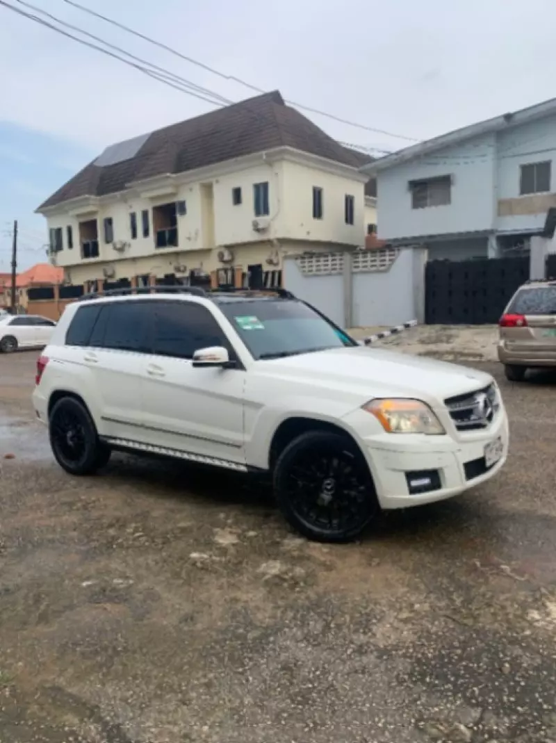 Mercedes-Benz GLK 350   - 2012