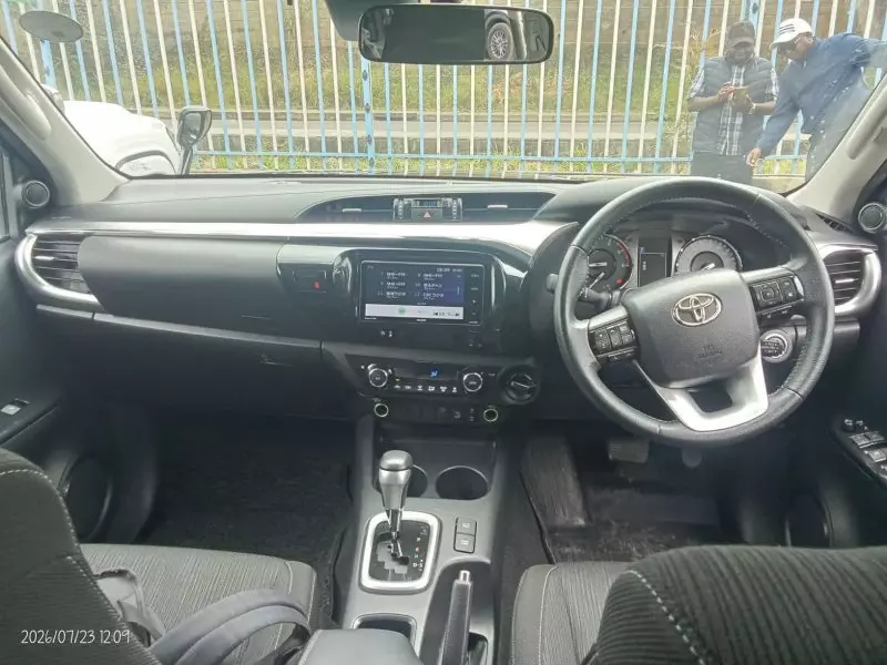 TOYOTA Hilux - 2020