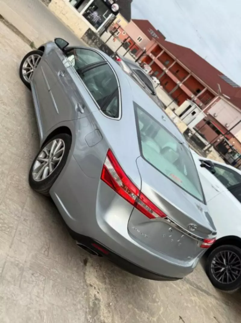 TOYOTA Avalon   - 2015
