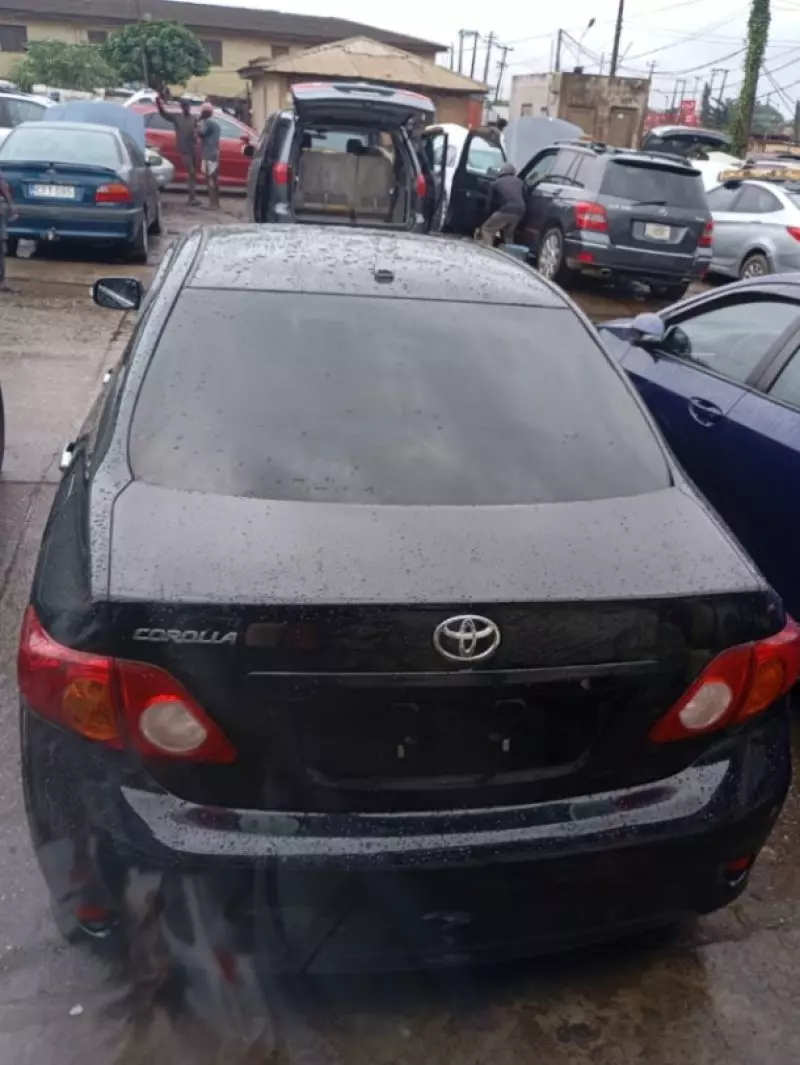 TOYOTA Corolla   - 2010