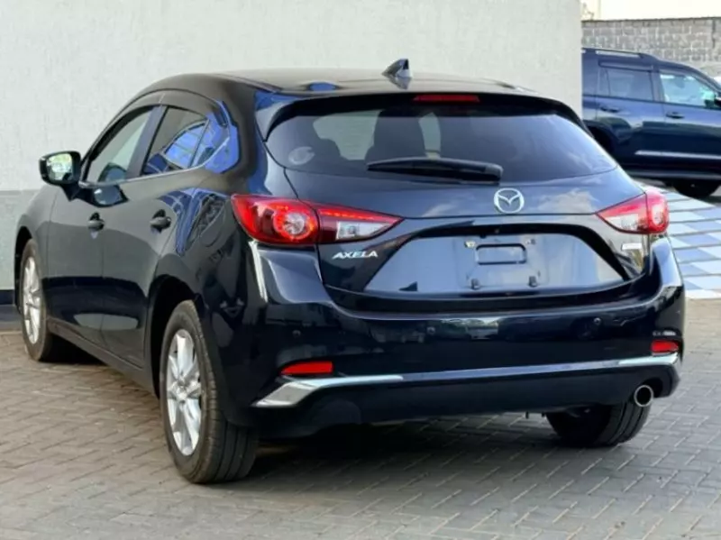 Mazda Axela    - 2018