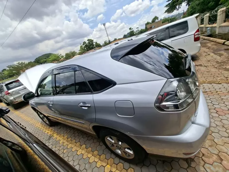 Toyota Harrier   - 2012