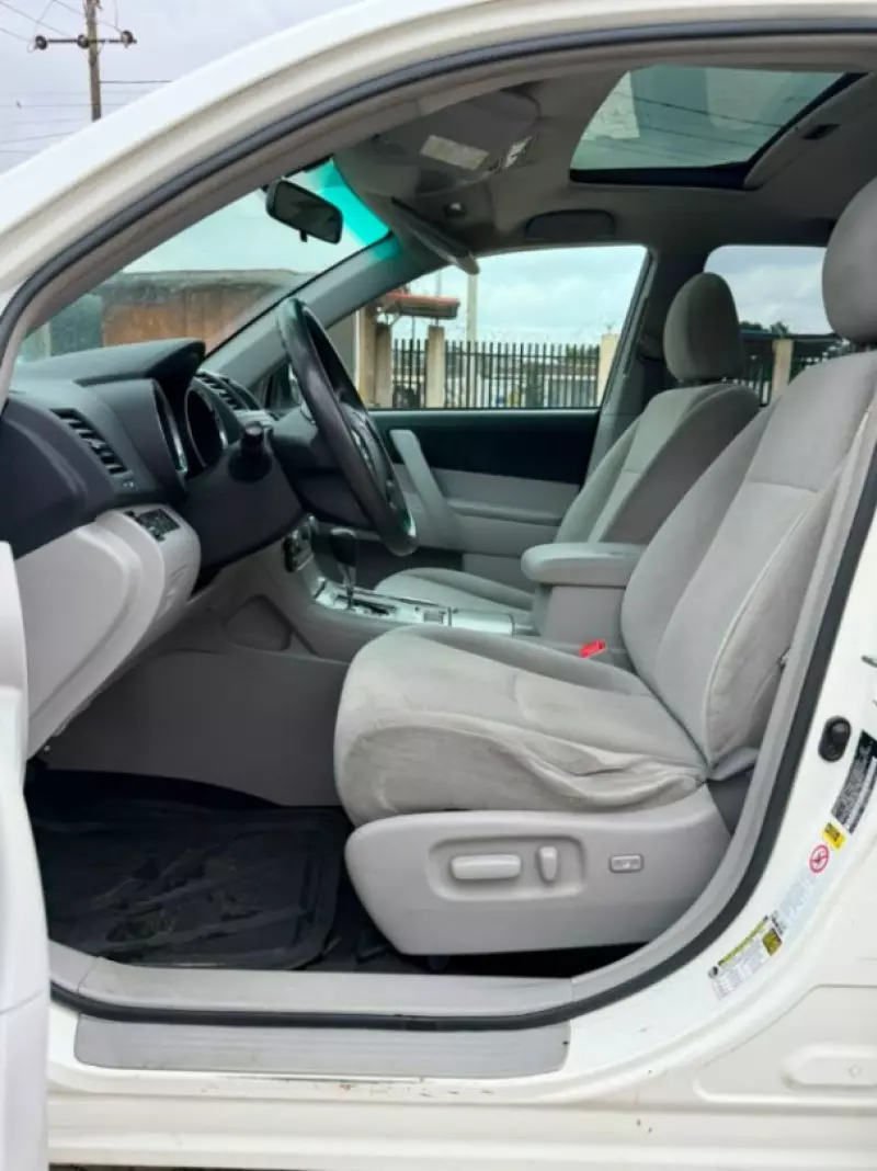 TOYOTA Highlander   - 2011