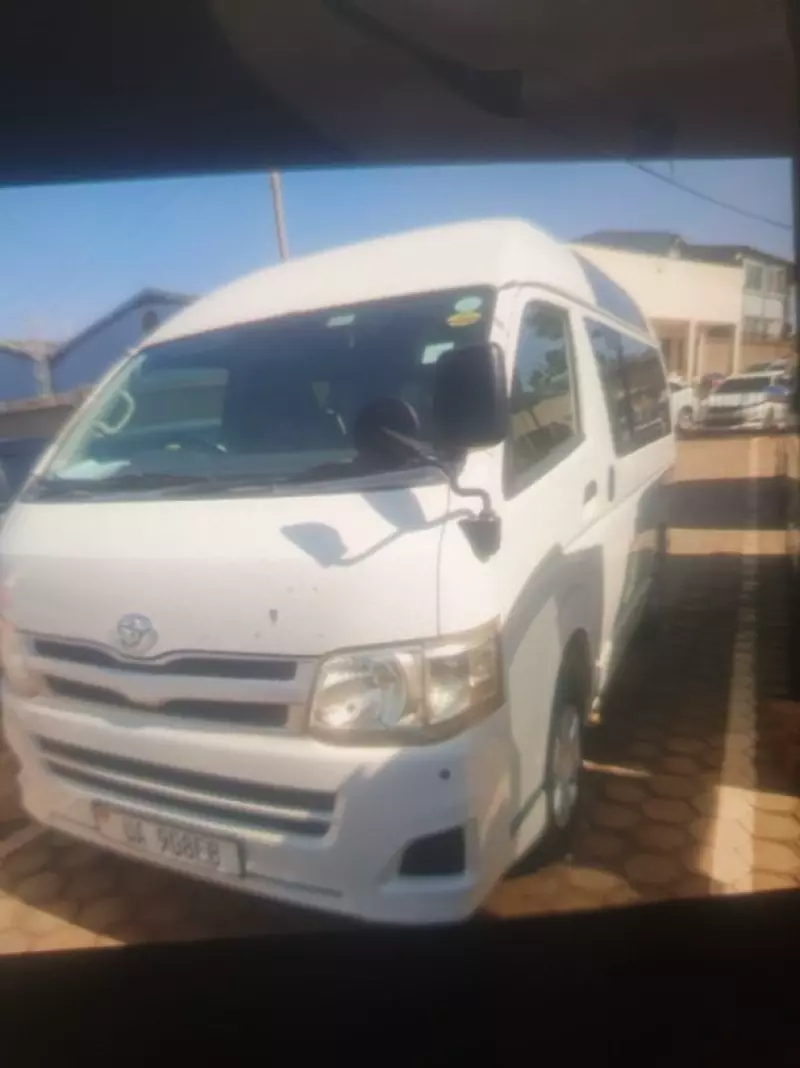 TOYOTA Hiace   - 2015