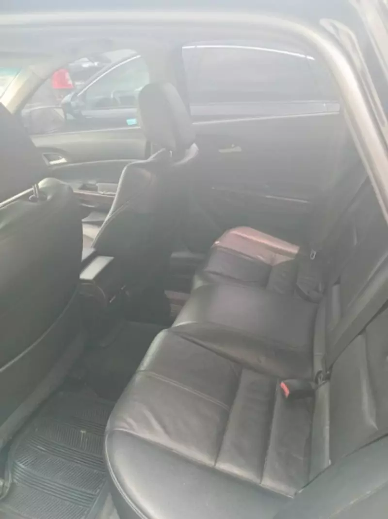 Honda Crosstour   - 2012