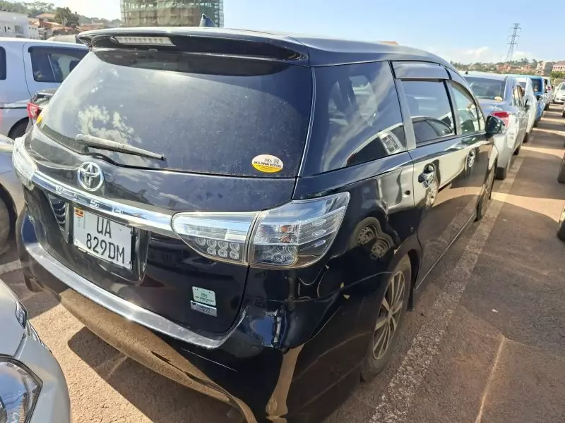 Toyota Wish   - 2012