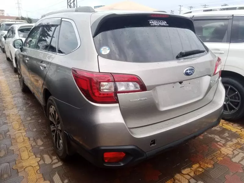 Subaru Outback   - 2015