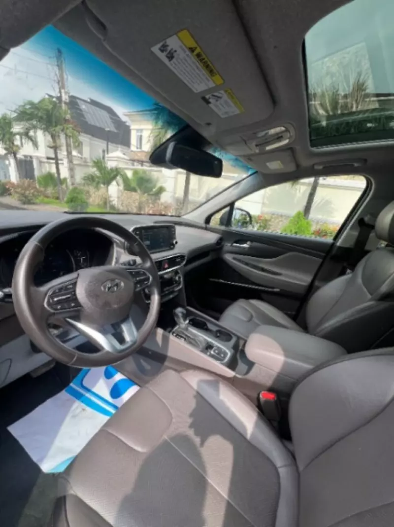 Hyundai Santa Fe   - 2020