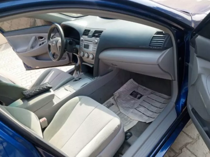 Toyota Camry   - 2011