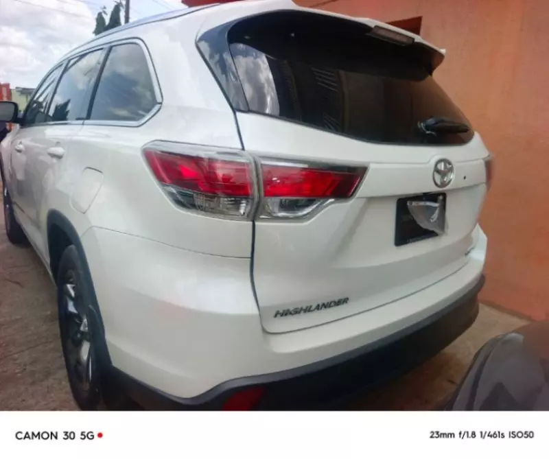 Toyota Highlander   - 2015