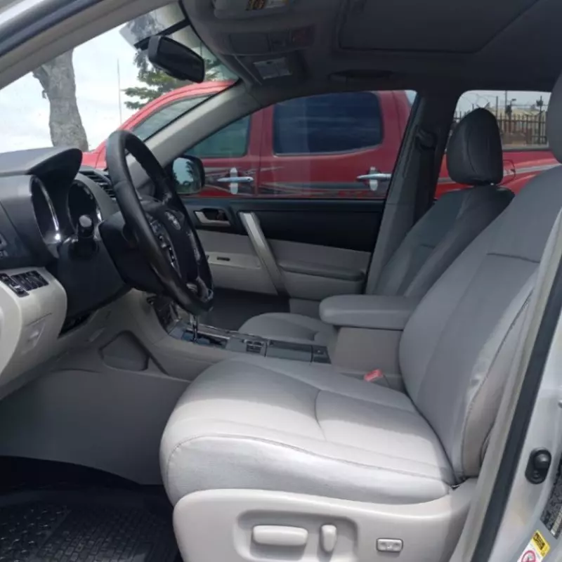 TOYOTA Highlander   - 2011