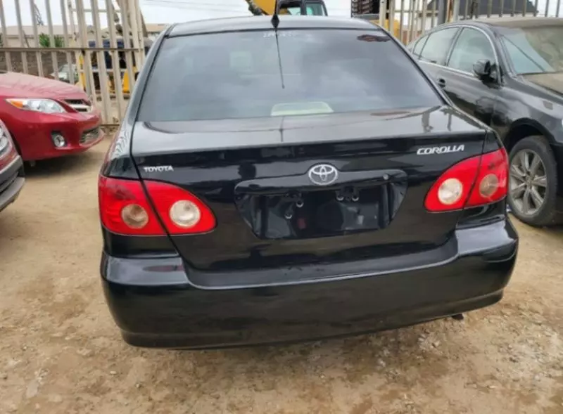 Toyota corolla   - 2005