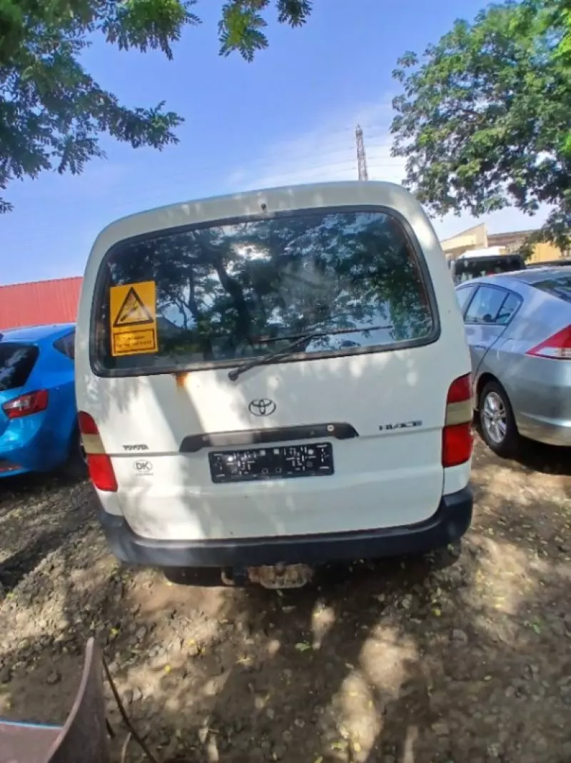 TOYOTA Hiace   - 2008