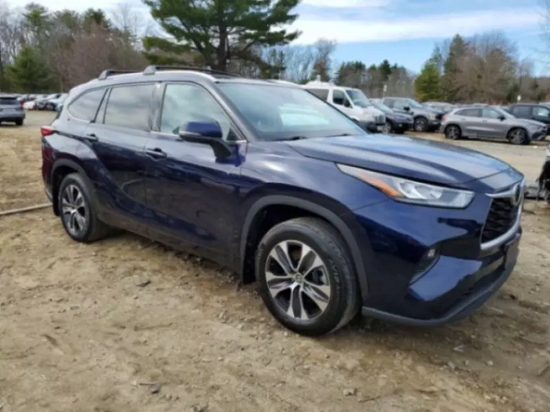 Toyota Highlander   - 2020