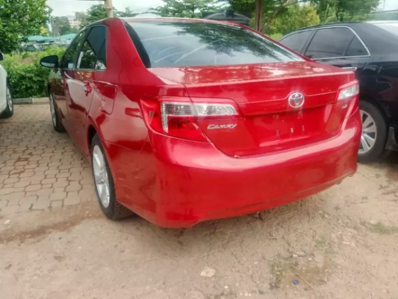 Toyota Camry   - 2012