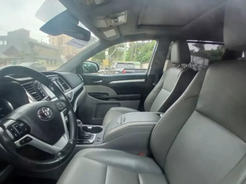 TOYOTA Highlander   - 2019