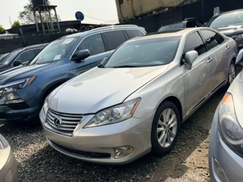 Lexus ES   - 2010