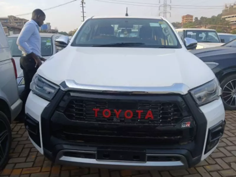 Toyota Hilux   - 2018