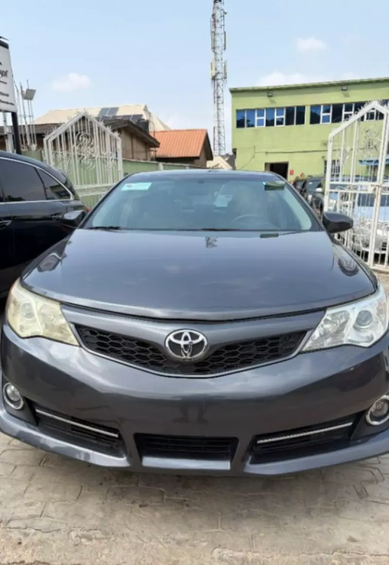 Toyota Camry - 2014