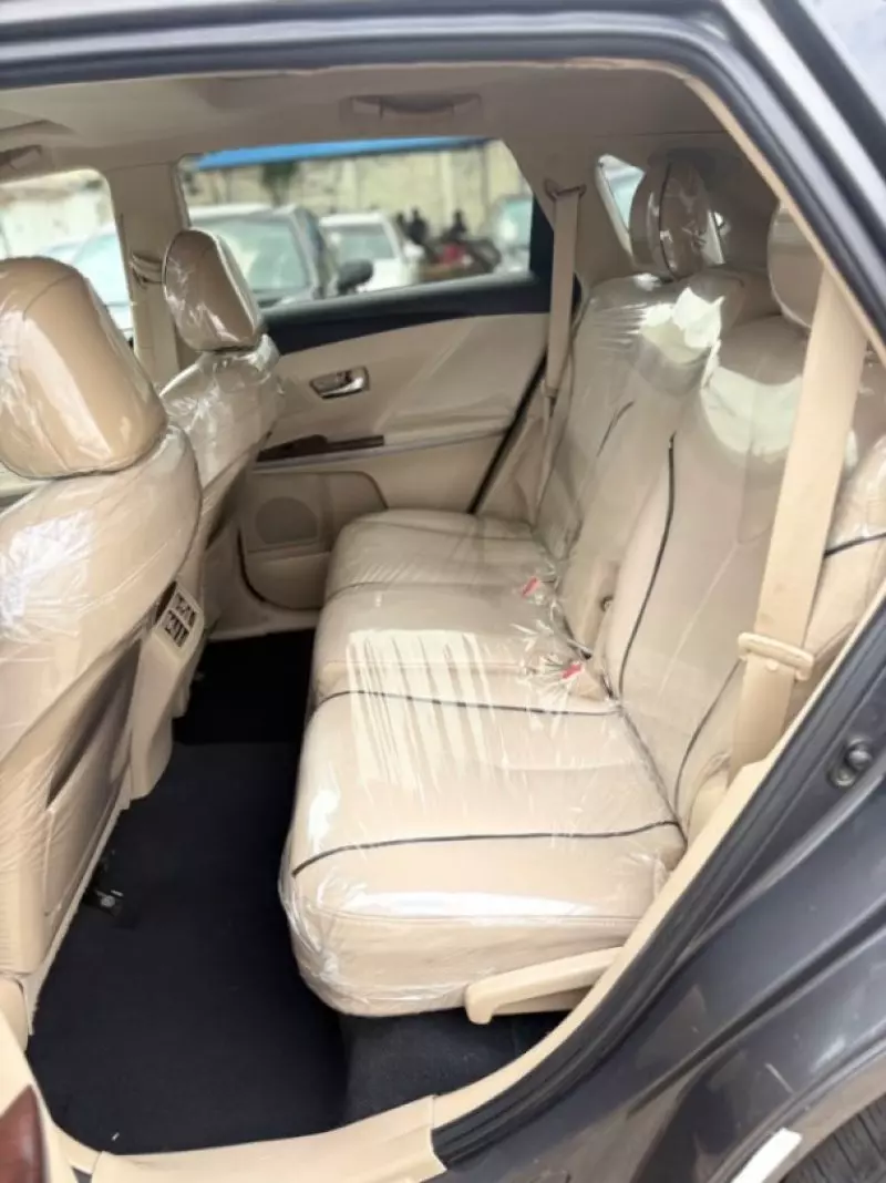 TOYOTA Venza   - 2010
