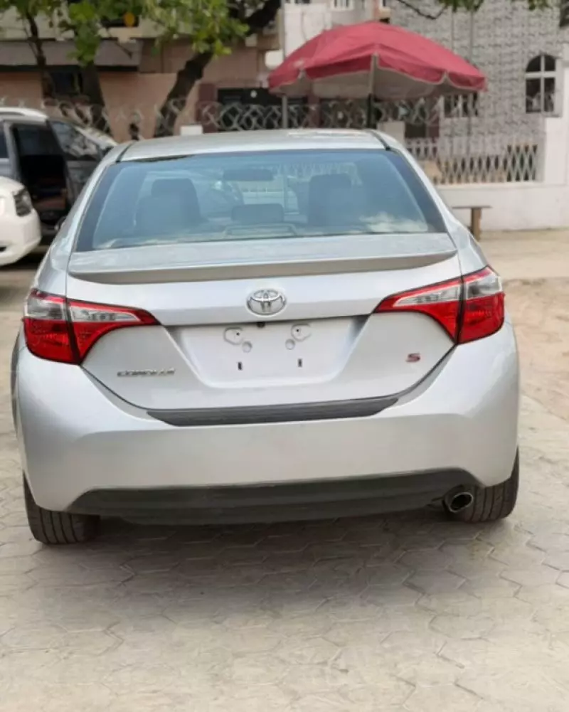 Toyota Corolla   - 2016