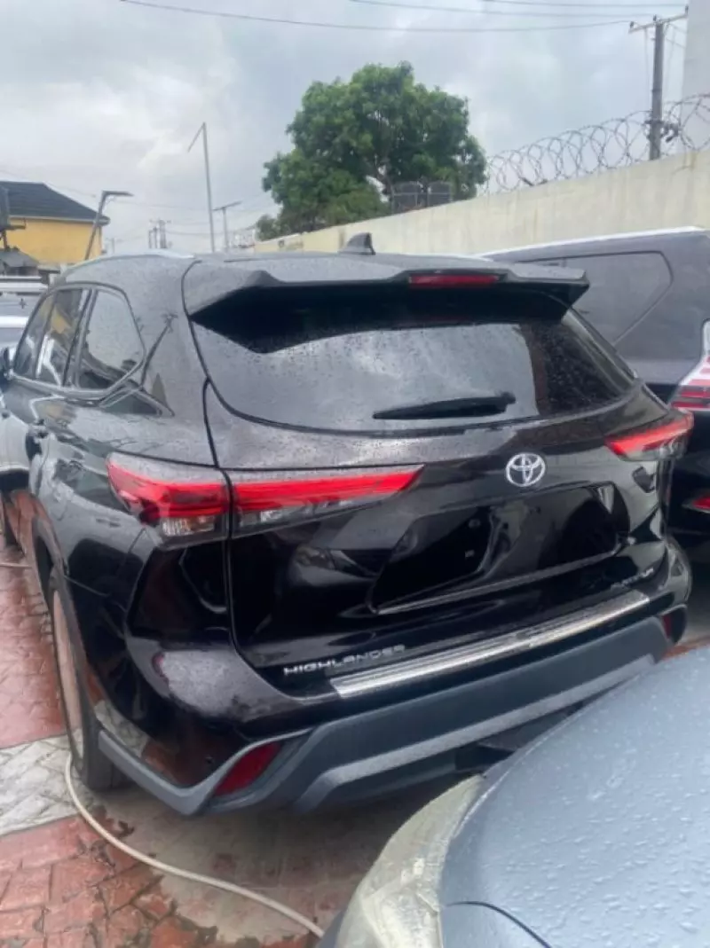 TOYOTA Highlander   - 2016