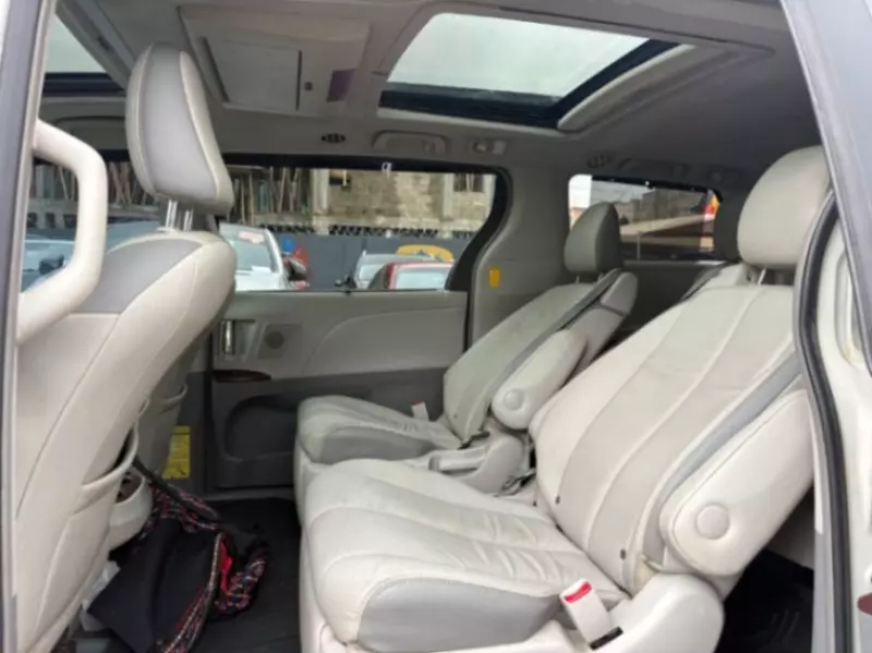 TOYOTA Sienna   - 2014