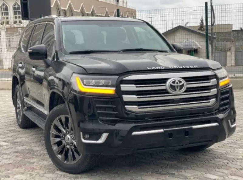 Toyota Landcruiser  V8   - 2011