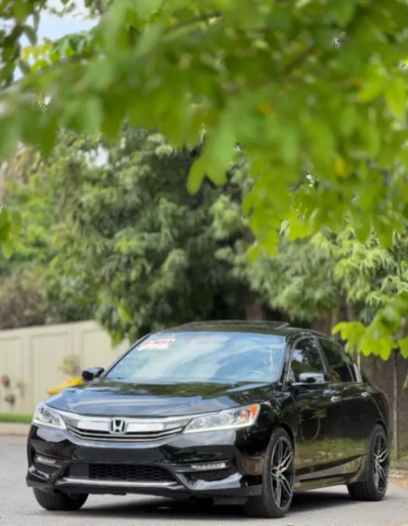 Honda Accord   - 2017