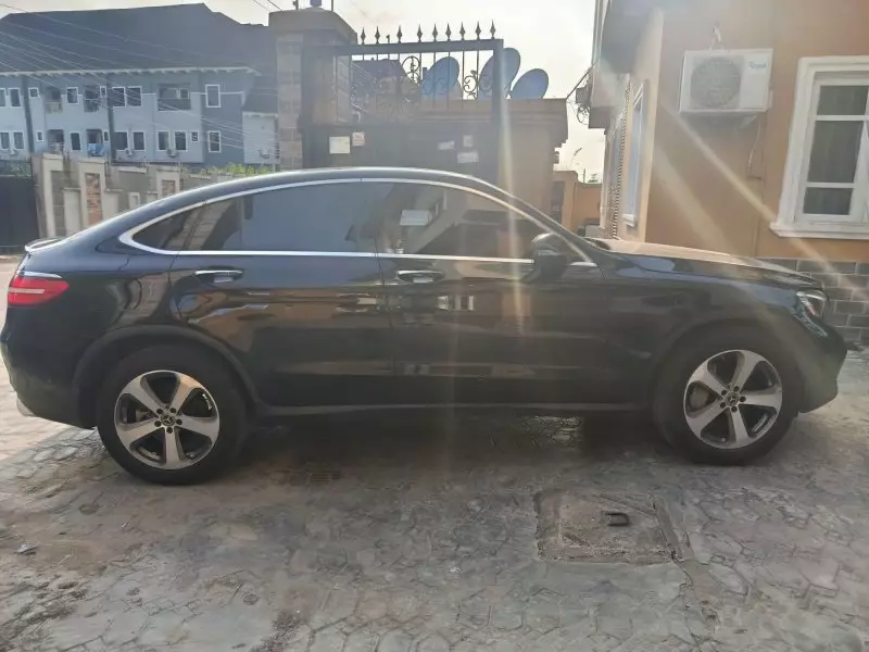 Mercedes-Benz GLC 300   - 2019