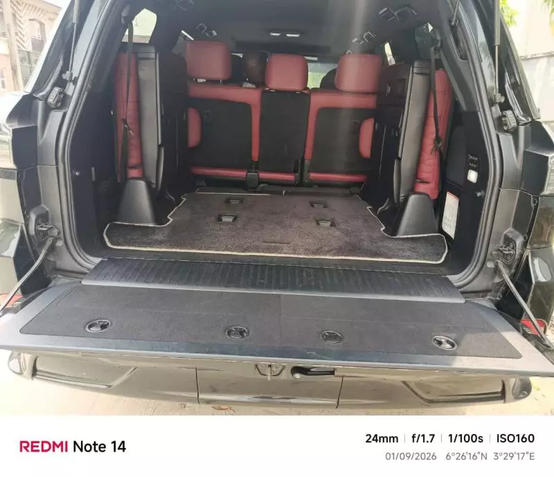 Lexus LX 570   - 1990