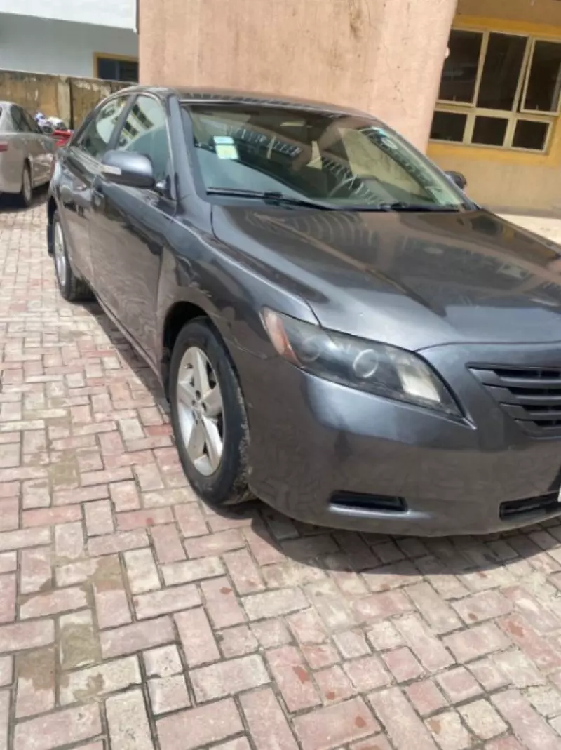 TOYOTA Camry - 2009
