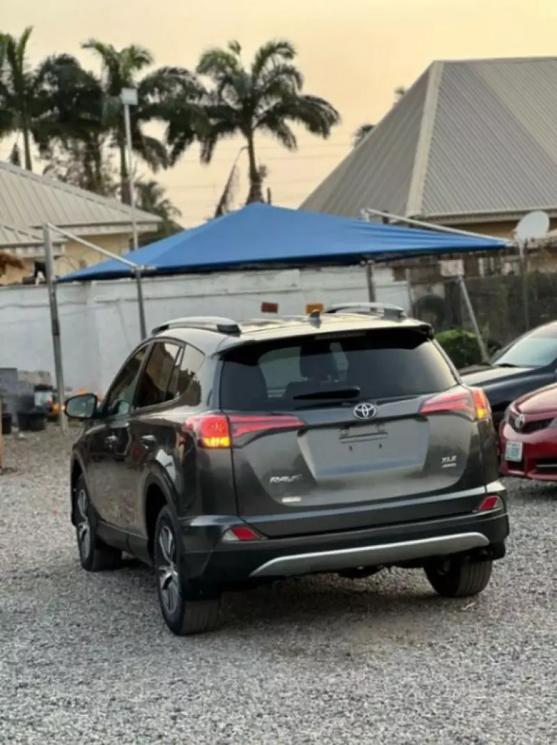 Toyota RAV 4   - 2018