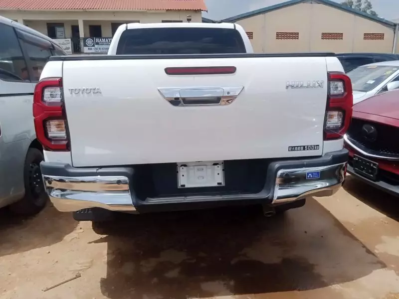 Toyota Hilux   - 2018