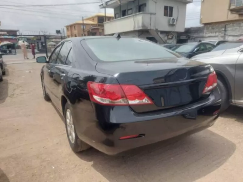 Toyota Camry   - 2009