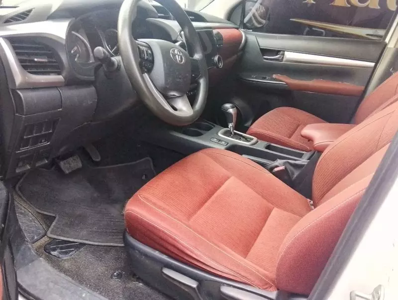 Toyota Hilux   - 2021