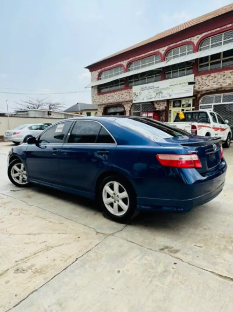 Toyota Camry   - 2008