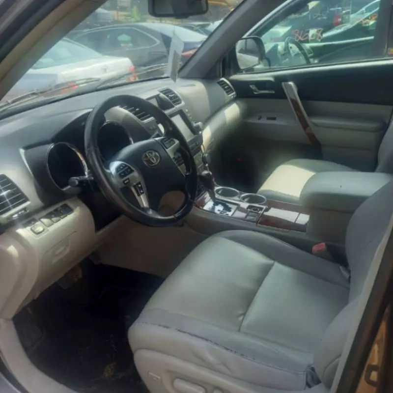 TOYOTA Highlander   - 2012