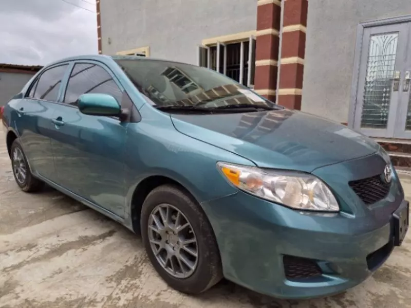 TOYOTA Corolla   - 2010
