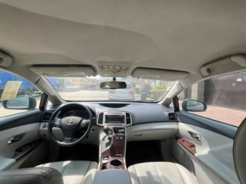 Toyota Venza   - 2011